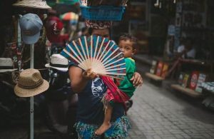Woman with kid in Ubud Woman with kid in Ubud